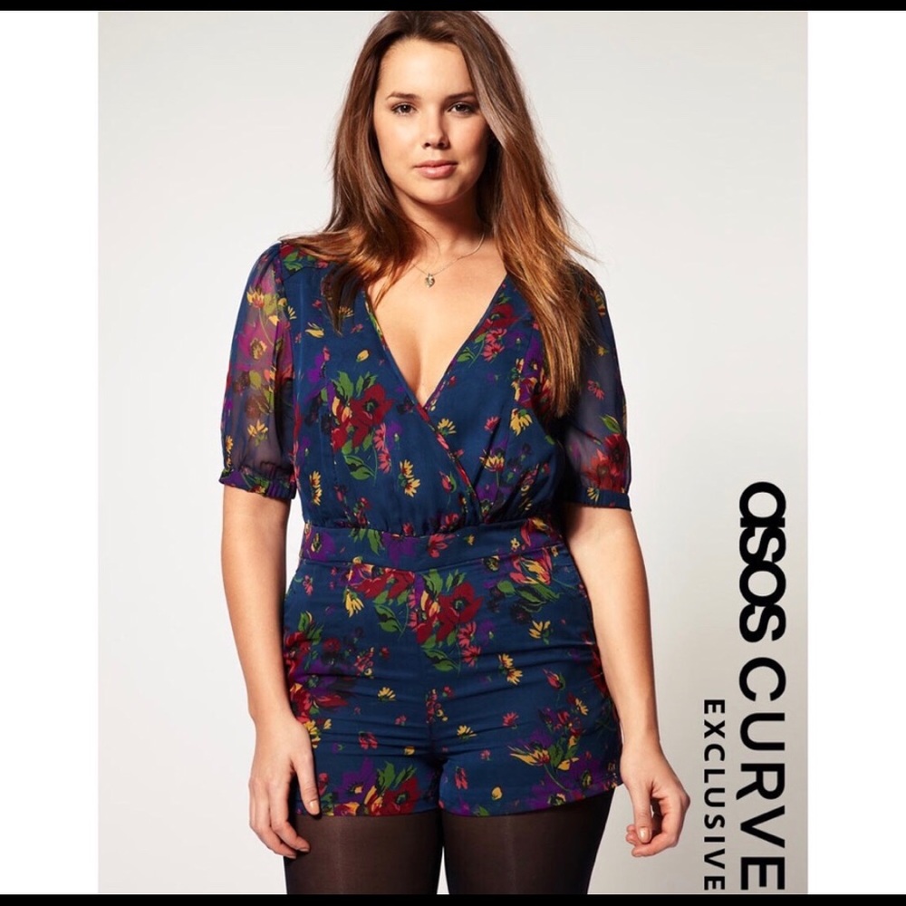 🎀 Reposh 🎀 Blue Floral Romper